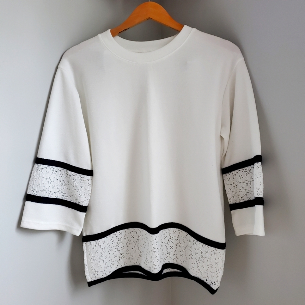E.Plus Blouse with Sheer Flower Details, Med.
